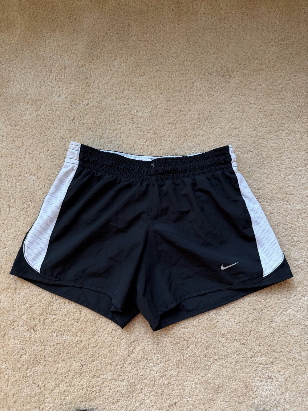 ⭐️ Nike Run Dri-Fit Women's Black & White Athletic Shorts - Size XS - EUC